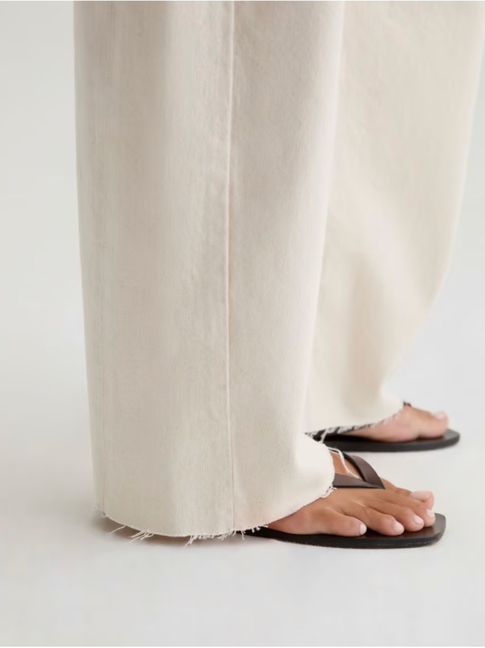 AG Hattie High Rise Crop Barrel Jeans in Opal Stone 29 - Picture 7 of 15